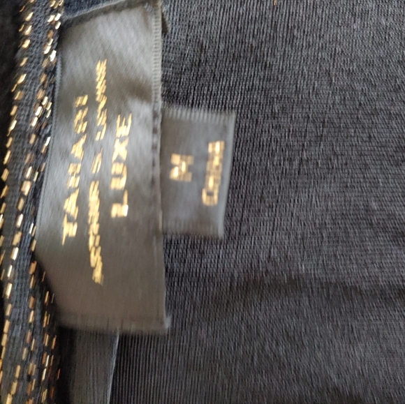 Tahari Luxe Black and Gold Metallic Top size Med - Picture 3 of 3